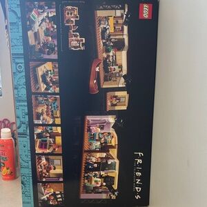 RETIRED LEGO FRIENDS SET
Opened, no book, never used.